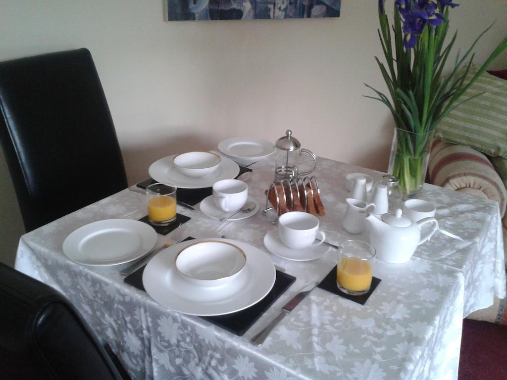 Manor Garden Lodge Wirral Bagian luar foto