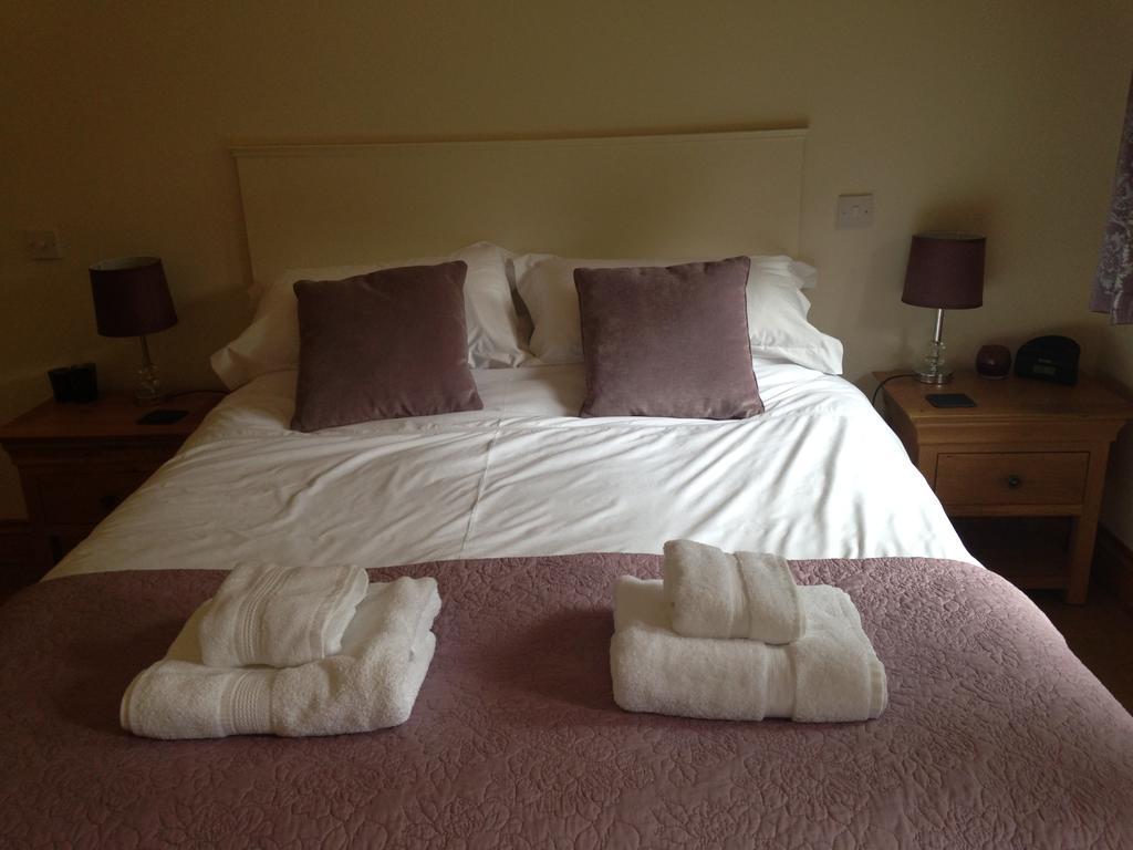 Manor Garden Lodge Wirral Bagian luar foto